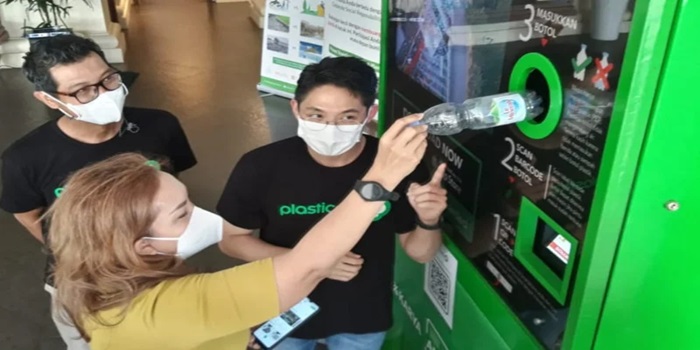 kegiatan daur ulang plastik di lingkungan sekolah