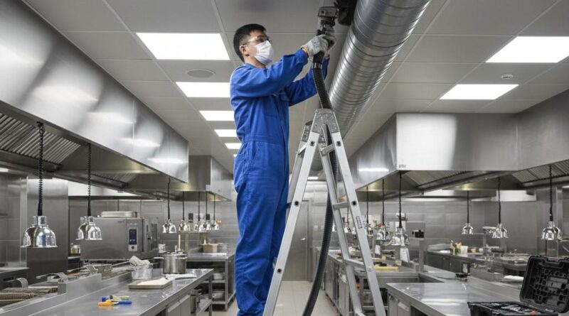 Menjaga Saluran Tetap Bersih