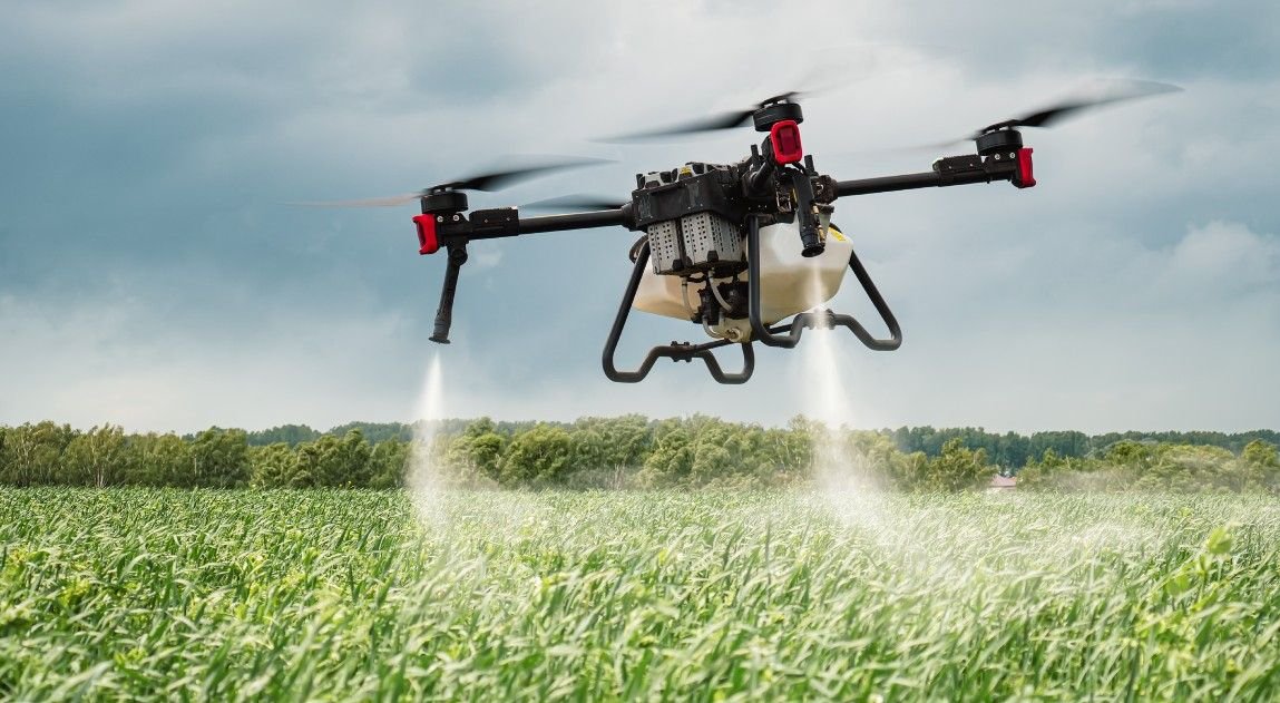 pemanfaatan teknologi drone di bidang pertanian