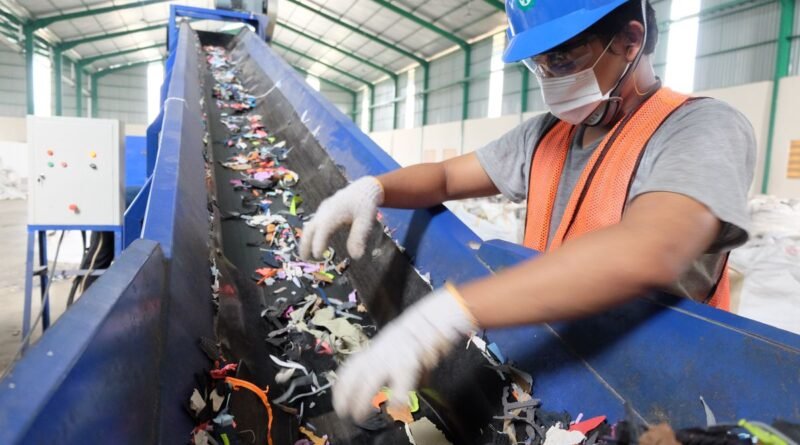 peleburan plastik